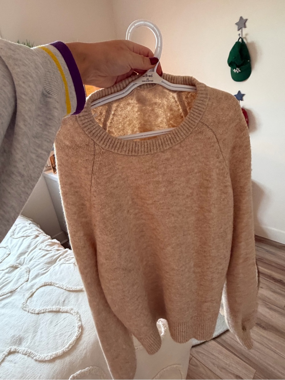 Aritzia Women’s Cream Crewneck Sweater